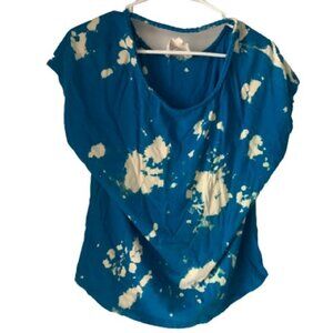 Two By Vince Camuto DIY Blue Tie Dye Tshirt